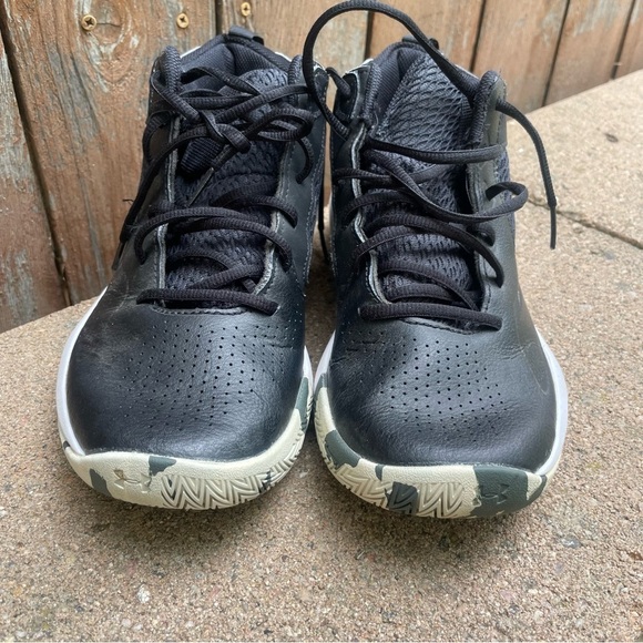 UNDER ARMOUR Men’s Black White Gold High Top Lockdown Shoe Size 8.5 - Picture 2 of 10